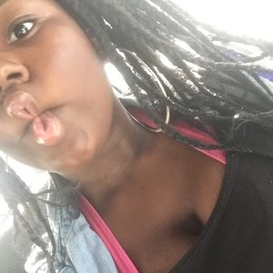 Meet your Posher, Aaziya