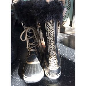 Sorel Black and Cheetah Fur Boots