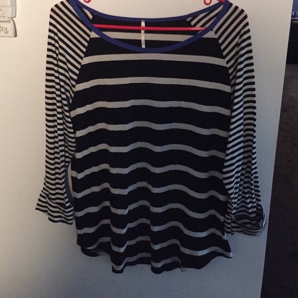 Black and white striped T-shirt. - Picture 1 of 3