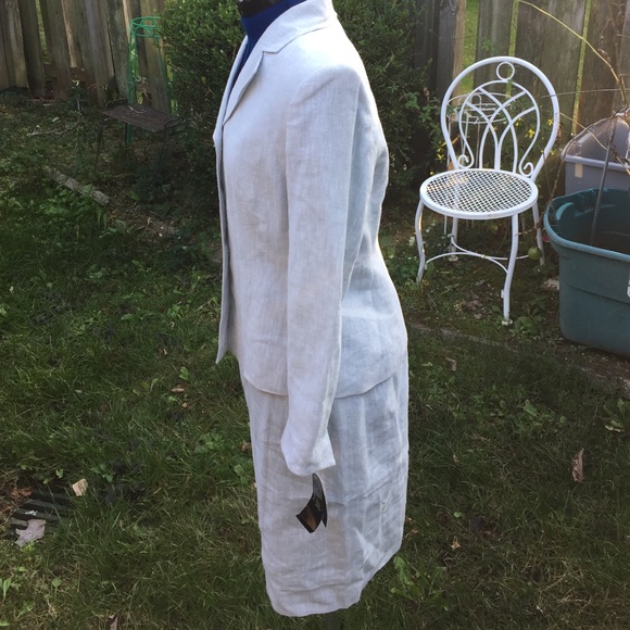 Le Suit Pettit  2 pices suit - Picture 3 of 4