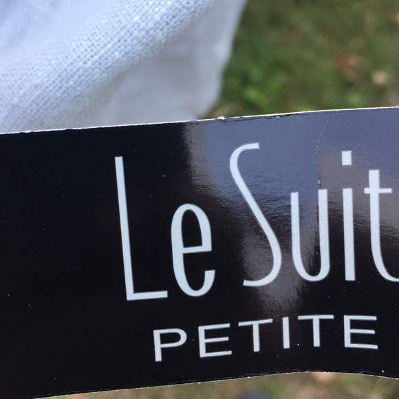 Le Suit Pettit  2 pices suit - Picture 4 of 4