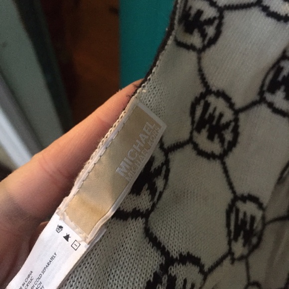 Michael Kors Scarf - Picture 2 of 3