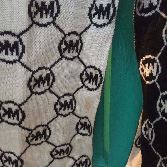 Michael Kors Scarf - Picture 3 of 3