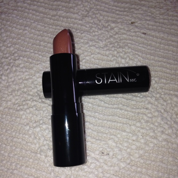 Luxury Matte Lipstick Nouveau