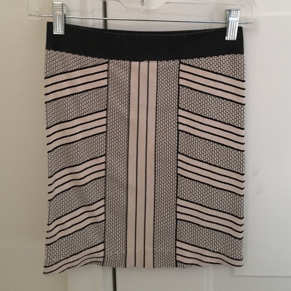 Bcbg generation mini skirt xs/a stretchy so cute - Picture 2 of 3