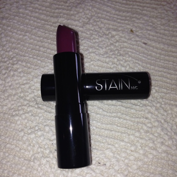 Luxury Lipstick Plum Royal