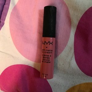 Soft Matte Lip Cream in Milan