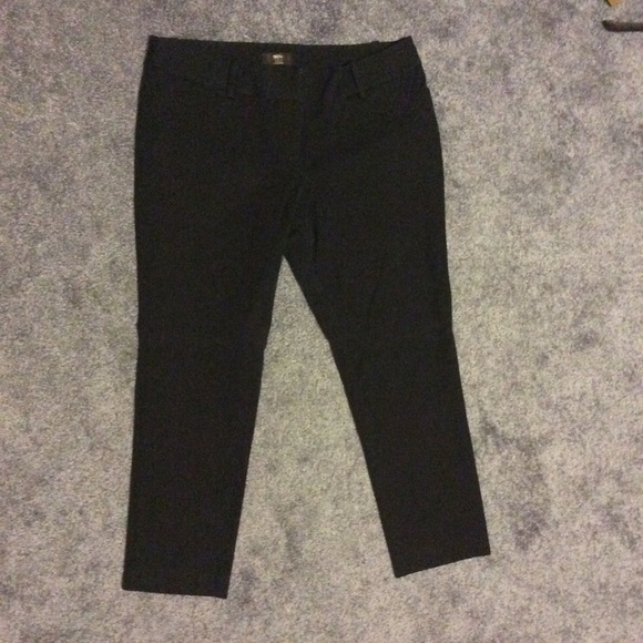 Black mid rise ankle pants