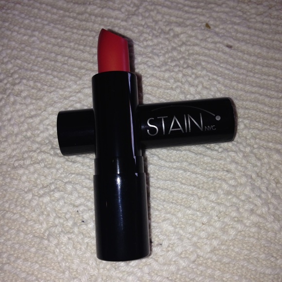 Luxury Matte Lipstick Showtime