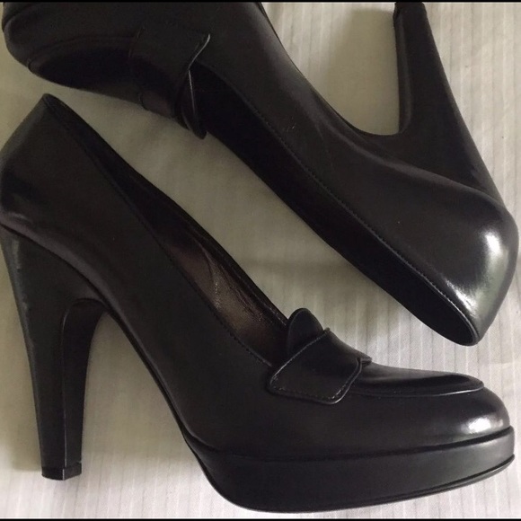 PRADA - Picture 2 of 4