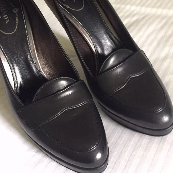 PRADA - Picture 4 of 4