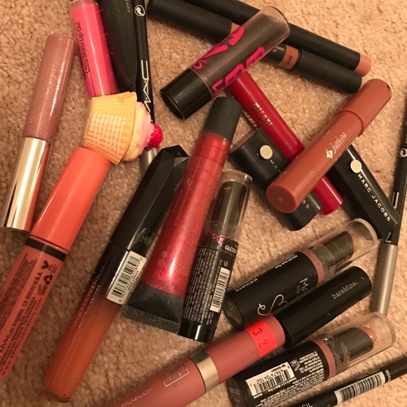 Lipstick ๐ bundle - Picture 2 of 2