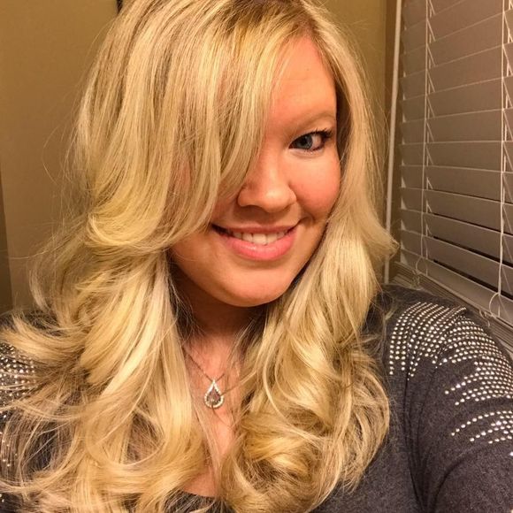 Meet your Posher, Carrie