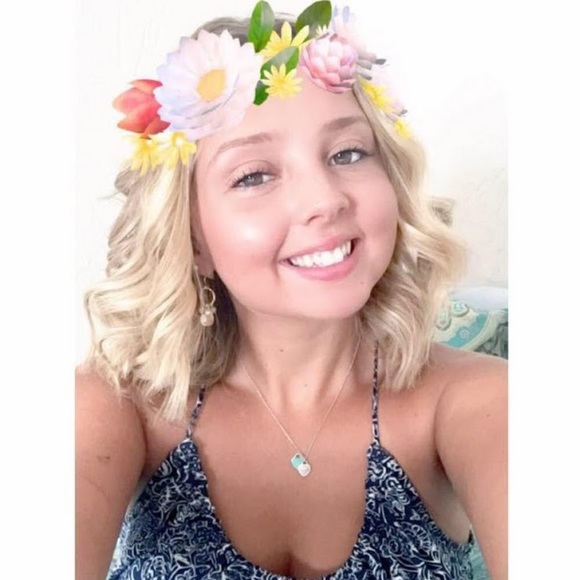 Meet your Posher, Danielle - Picture 1 of 1