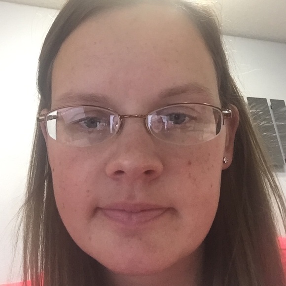 Meet your Posher, Angie - Picture 1 of 1