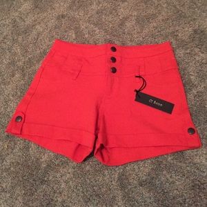 Spring Sale 🌺🌸 NWT high waisted shorts with cuff
