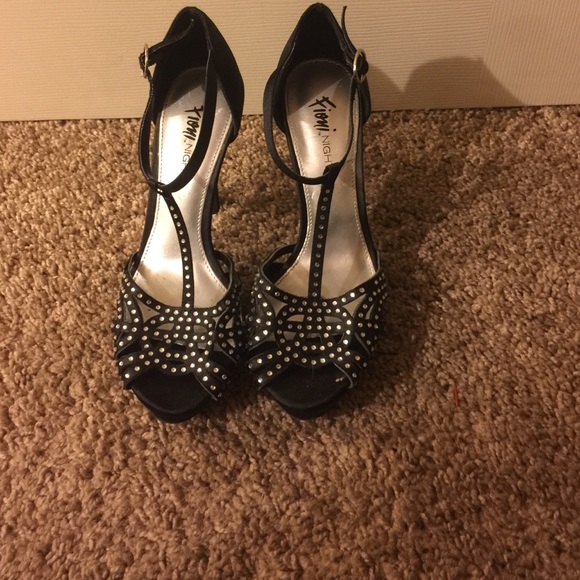 Fioni Night high heels