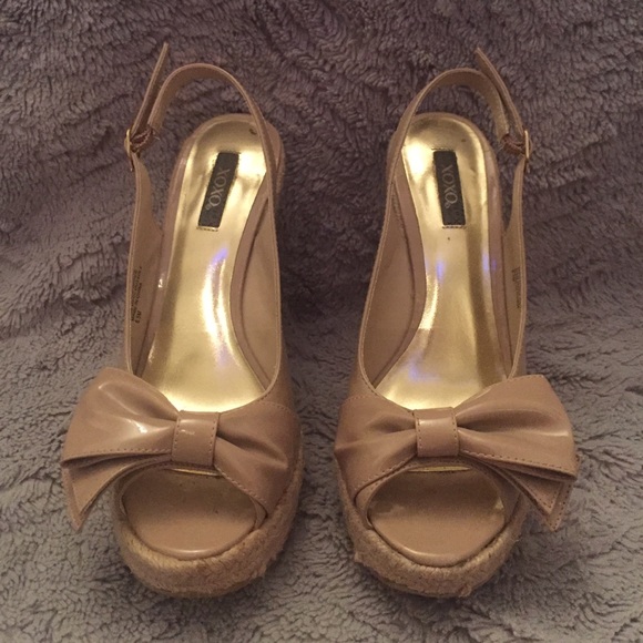 TAN WEDGES WITH BOW