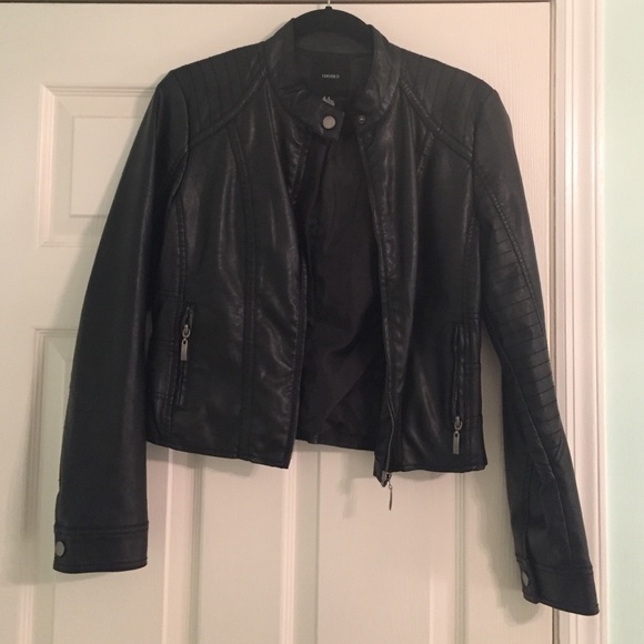 Cropped leather jacket
