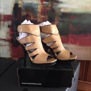 Luichiny Stylish Leather Platform Heel