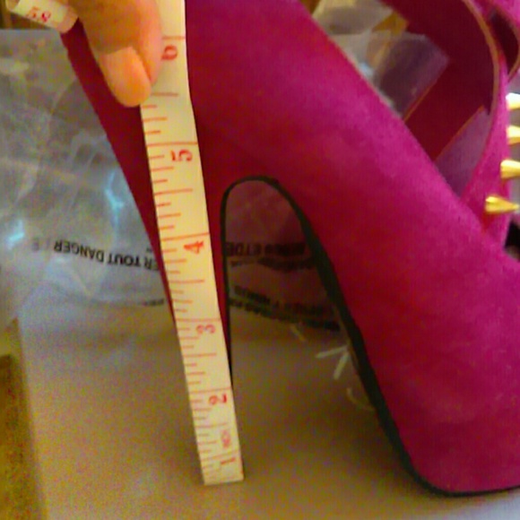 Bakers Pink Velvet Pointy-Toe Pumps - Picture 4 of 4