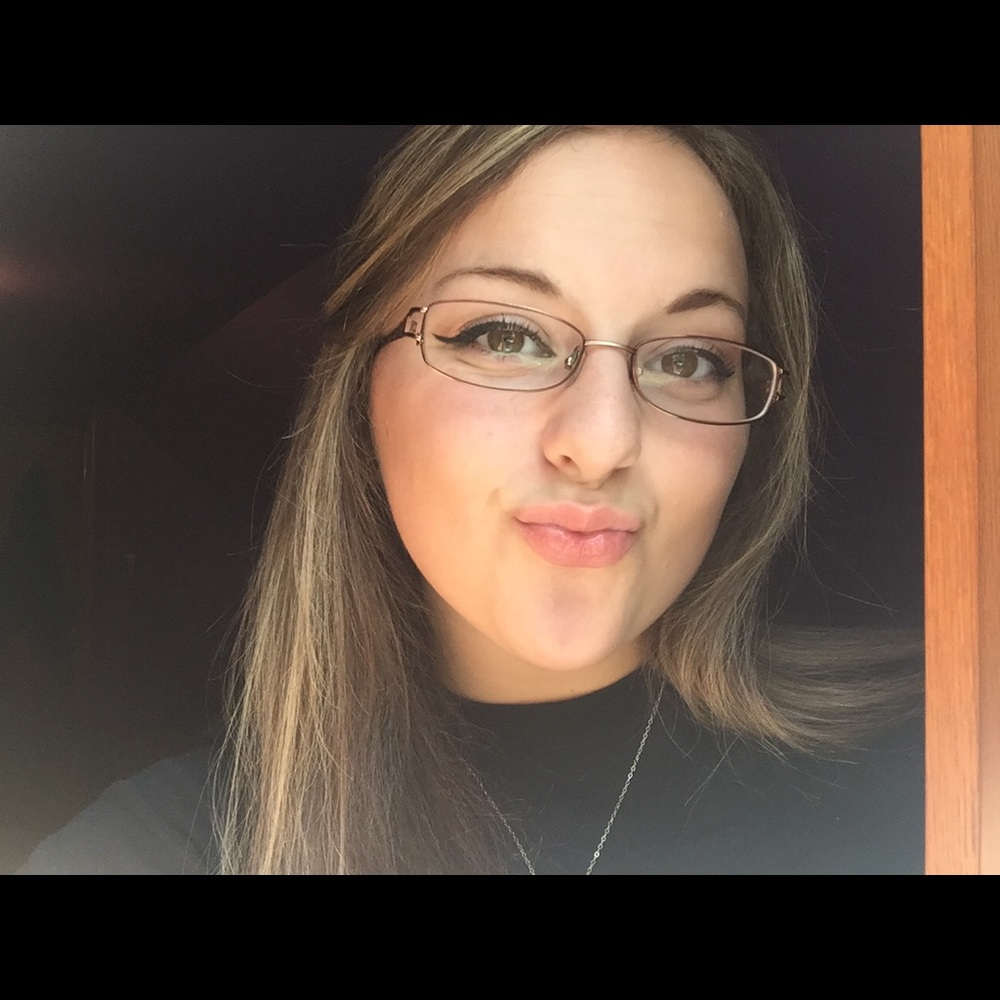 Meet your Posher, Emma