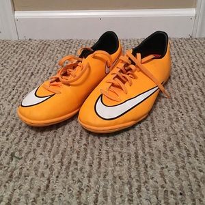 Boys indoor soccer sneakers