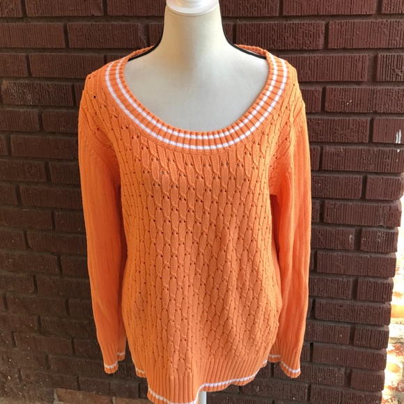 Old Navy Sweaters - Comfy pull over sweater