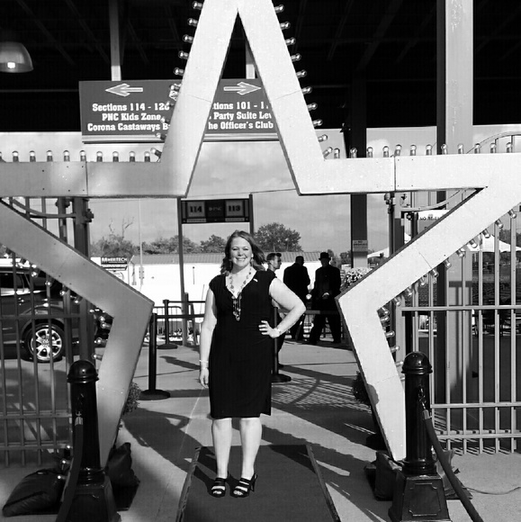 Meet your Posher, Christy - Picture 1 of 2