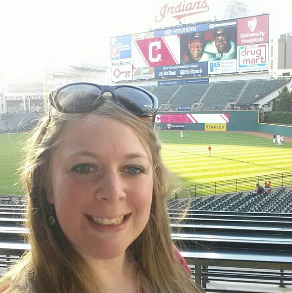 Meet your Posher, Christy - Picture 2 of 2