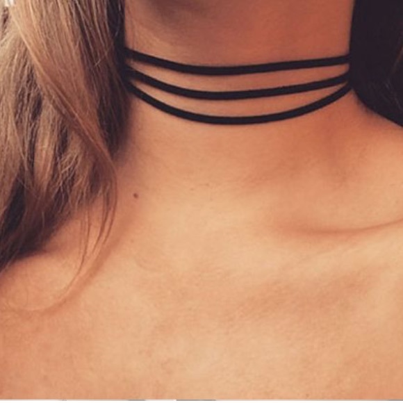 1 left!!✨Suede Triple Layer Black Choker