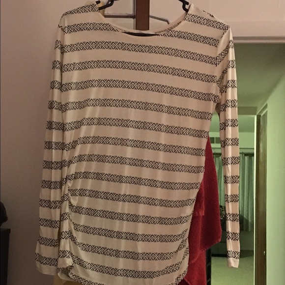 Long sleeved sinched side shirt