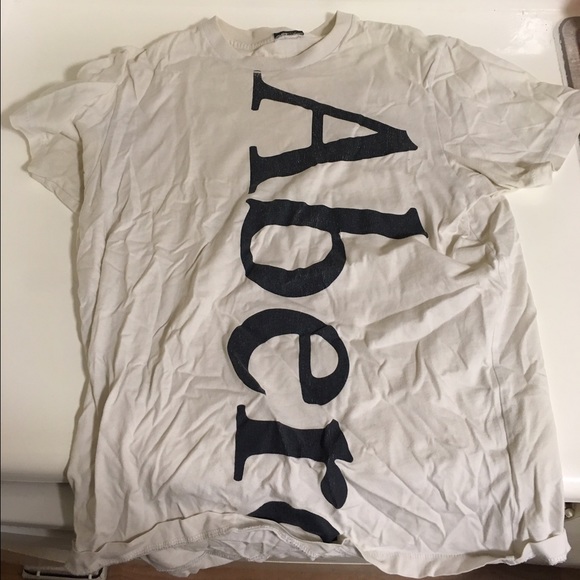 Tee shirt medium