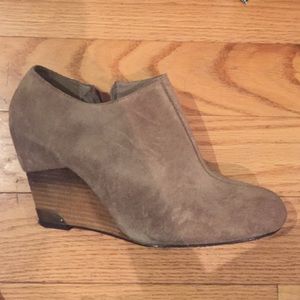 Vince Camuto Tan Suede Wedges