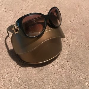 Woman's sunglasses