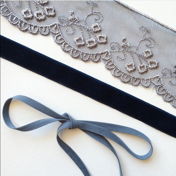 Lace choker