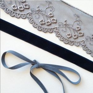 Lace choker