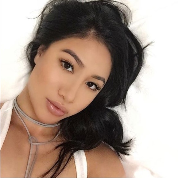 Grey wrap choker