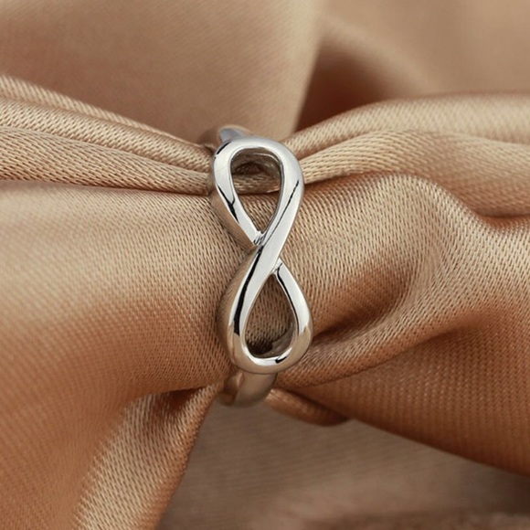 Sterling silver Infiniti ring - Picture 2 of 4