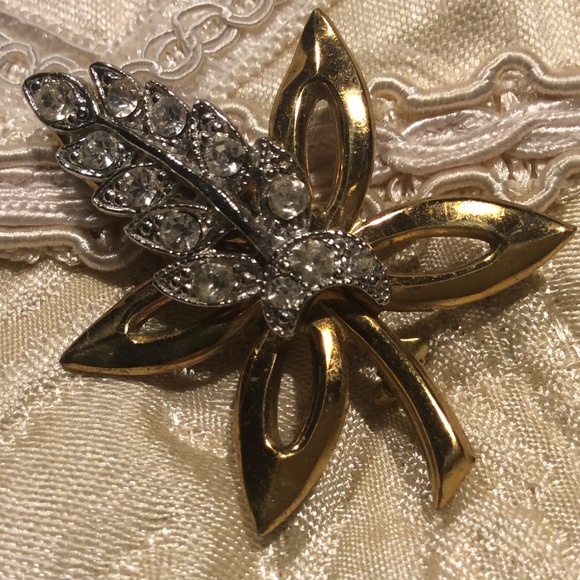 ❤️Vintage Brooch Gold-rhinestones-