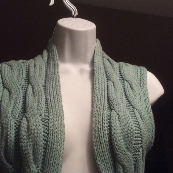 Cardigan-Cute!🌺 - Picture 3 of 3