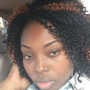 Meet your Posher, Moneat