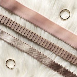 Blush choker (MIDDLE ONLY)