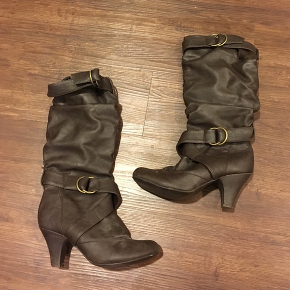 Slouchy brown boots