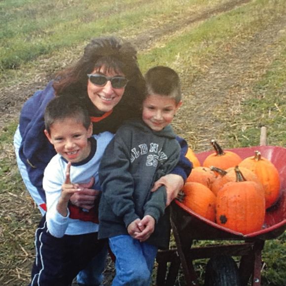 Meet your Posher, Janet - Picture 1 of 1