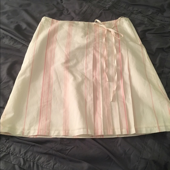 Beautiful NWOT H&M skirt