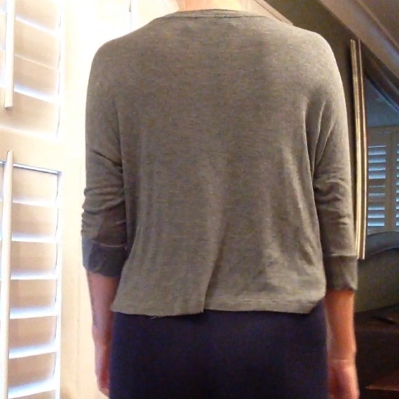 Long sleeve top S/P from Twentyone - Picture 3 of 4