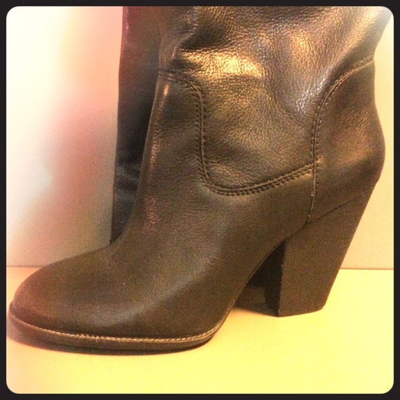 VINCE CANUTO brand new 8.5 knee height boots