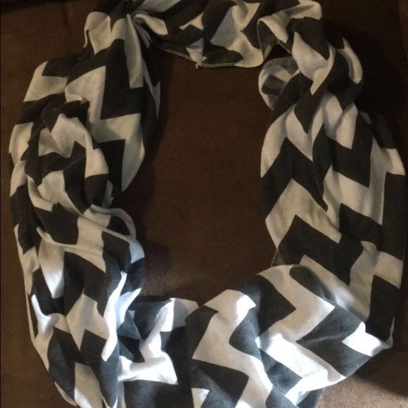 Scarf bundle - Picture 3 of 3