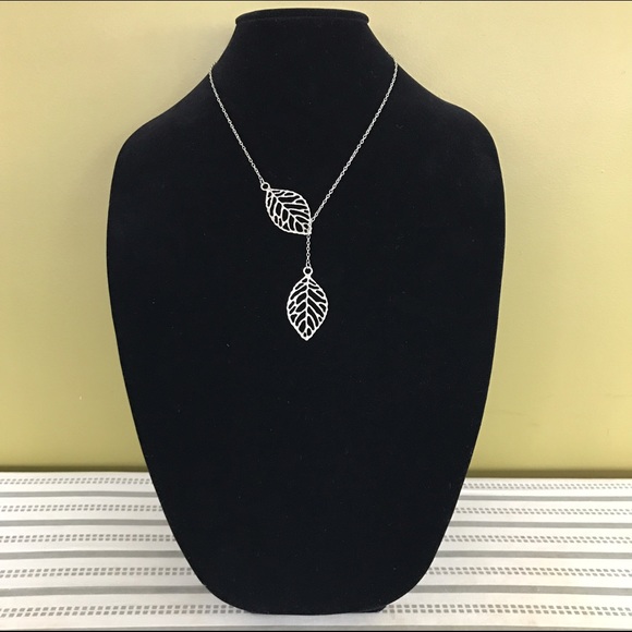 Women's Fashion Silver Leaf Pendant Charm Necklace - Picture 2 of 3